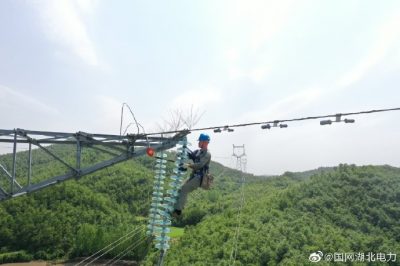 國網(wǎng)隨州供電公司對220千伏烈季線(xiàn)進(jìn)行停電檢修