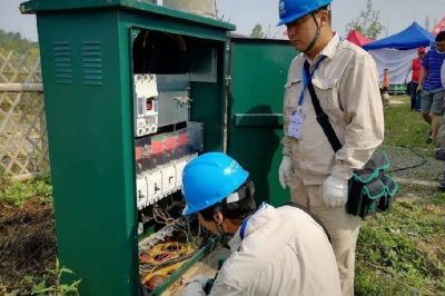 溧水供電公司為藍莓節開(kāi)幕保駕護航