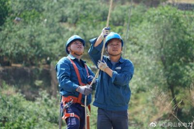 讓路民生改電線(xiàn) 道路暢通保供電