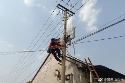 東營(yíng)供電公司對牛莊鎮魏家村進(jìn)行低壓改造