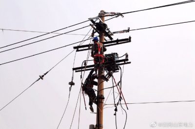 淄博供電公司對10千伏安康線(xiàn)進(jìn)行線(xiàn)路改造