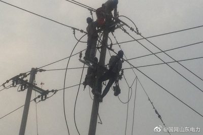 陽(yáng)信供電公司對10千伏工業(yè)園開(kāi)展檢修消缺