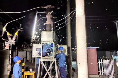 陽(yáng)谷供電公司搶修35千伏張秋站1號主變高壓側開(kāi)關(guān)