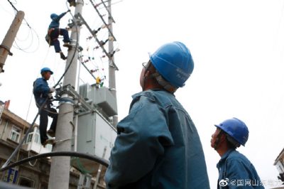 海陽(yáng)供電公司老舊小區實(shí)施臺區增容改造