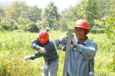 固始供電公司搶修武廟鄉皮沖村受損壞線(xiàn)路