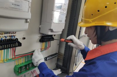 河北電力：電力一姐多奇志，不愛(ài)紅裝愛(ài)工裝