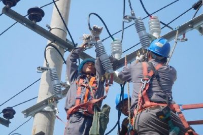 鹽山供電公司對10千伏小區變壓器進(jìn)行改造