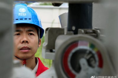 合肥供電公司對電力設備進(jìn)行全面巡視