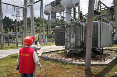 邵陽(yáng)變電檢修公司對市區、新寧、邵東的重要變電站進(jìn)行現場(chǎng)保電工作