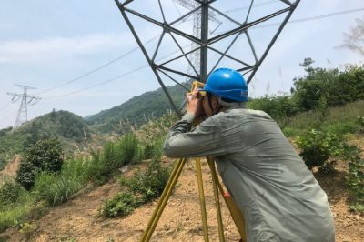湖北送變電工程公司開(kāi)展線(xiàn)路全面普查線(xiàn)路通道樹(shù)障情況