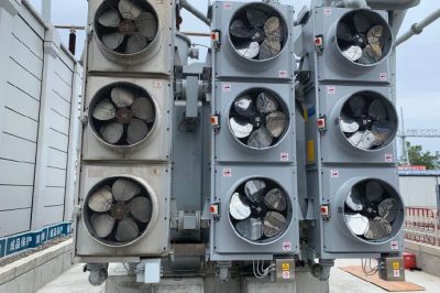 主變設備更換主變冷卻器風(fēng)扇，確保變電站投產(chǎn)運行