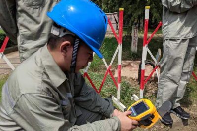 武漢東新供電公司對凌家山變電站出線(xiàn)電纜進(jìn)行測溫