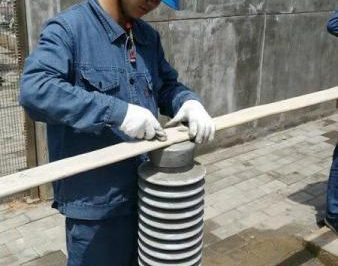 110千伏新間隔擴建內的35千伏電容器進(jìn)行硬母線(xiàn)制作