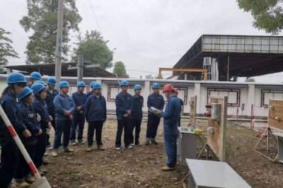 110千伏中回線(xiàn)進(jìn)行更換老舊、損傷的耐張金具檢修改造