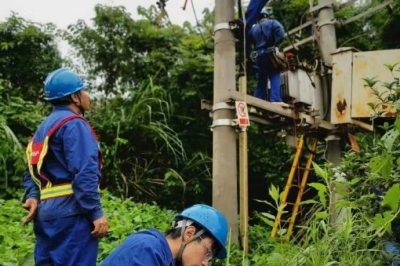 漢中供電公司排查轄區內的變電站、輸電線(xiàn)路、供電設施