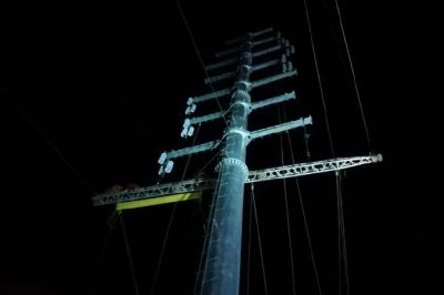 資陽(yáng)供電公司完成電力線(xiàn)路跨越鐵路封網(wǎng)工作