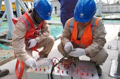 蘇通GIL綜合管廊工程北引接站剩余兩組特高壓電壓互感器現場(chǎng)檢驗工作
