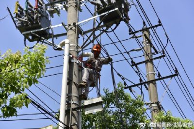 昆山市供電公司更換自動(dòng)化開(kāi)關(guān)、安裝調試配電開(kāi)關(guān)監控終端