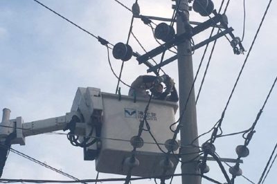高作供電所緊急更換10千伏秦郭線(xiàn)22#分支因過(guò)負荷燒壞的跌落保險