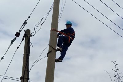 溧水區供電公司東屏供電所增加搶修人員，確保用戶(hù)清涼度夏