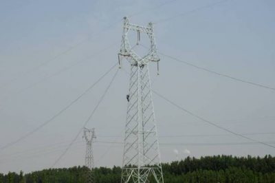 220千伏高園線(xiàn)跨泰肥一級路遷改工程進(jìn)行施工