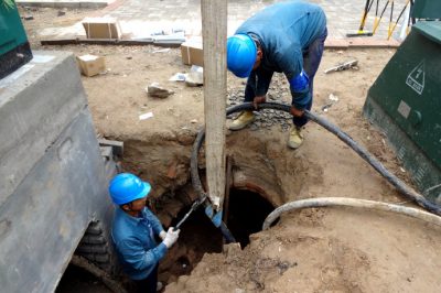 國網(wǎng)陵城區供電公司：電纜入地鋪設作業(yè)