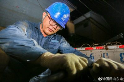 完成兩套懸式絕緣子、一套直線(xiàn)瓷瓶更換及緊線(xiàn)工作，保障附近居民用電安全