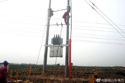 鹽窩鎮養殖示范小區配電網(wǎng)安裝變壓器3臺，容量共計1000千伏安