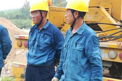 帶電T接10千伏代吉線(xiàn)君堂支線(xiàn)83號桿線(xiàn)路
