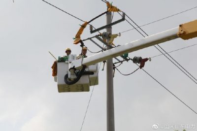 10千伏宋家線(xiàn)104號桿設備線(xiàn)夾發(fā)熱故障，無(wú)棣縣供電公司更換線(xiàn)路老舊零件