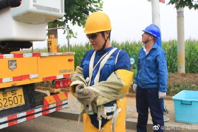 10千伏金泉線(xiàn)85號桿為牛泉鎮南劉家莊村機井灌溉設施接火送電