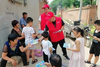 深入轄區村莊，向留守老人、兒童講解暑期安全用電常識，增強他們的安全用電意識
