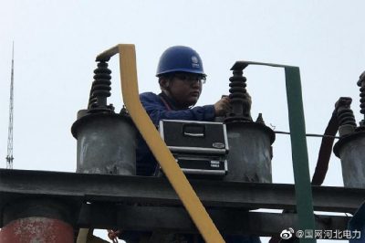 高邑縣供電公司變電檢修人員開(kāi)展設備巡視檢查