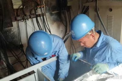 西安市鄠邑區供電公司更換燒斷的配變出線(xiàn)及設備