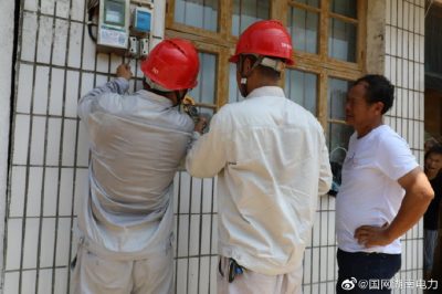 西洞庭供電公司開(kāi)展配電線(xiàn)路設備特巡、帶電作業(yè)、紅外測溫、主動(dòng)搶修等工作