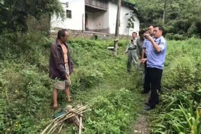 居民用鐵絲圍了個(gè)電圈 警察叔叔知道了火速上門(mén)