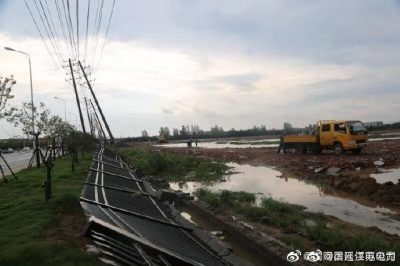 宿遷沭陽(yáng)縣供電公司搶修扶正10千伏恒能19B1線(xiàn)36根電桿