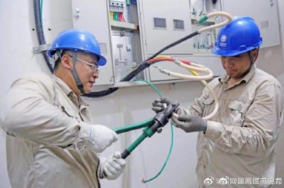 海陵首府小區地下配電房安裝電動(dòng)車(chē)充電樁供電線(xiàn)路