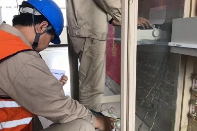 鎮江供電公司在220千伏長(cháng)灣變進(jìn)行設備預試和保護定校