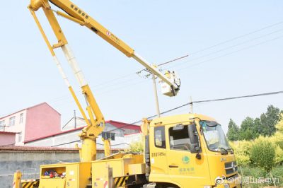10千伏長(cháng)官農業(yè)線(xiàn)14號桿帶電更換跌落式熔斷器