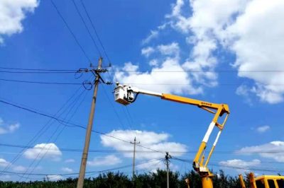 萊陽(yáng)市供電公司對10千伏西留線(xiàn)、10千伏張莊線(xiàn)進(jìn)行集中帶電消缺