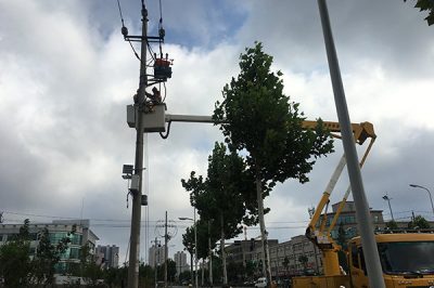 10千伏昭北東線(xiàn)1號桿帶電恢復電纜連接