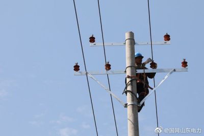 小屯村400伏線(xiàn)路進(jìn)行升級改造新架線(xiàn)路696米-新增變壓器1臺