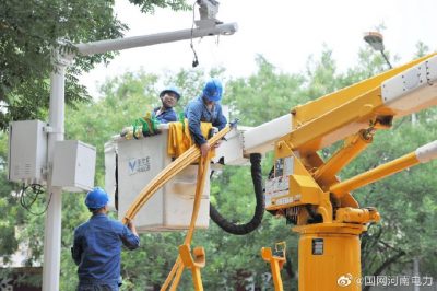 帶電作業(yè)10千伏文昌線(xiàn)20—21號桿之間新增一臺區