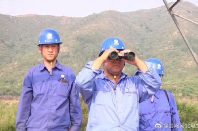 元氏縣供電公司開(kāi)展電網(wǎng)設備特巡和紅外測溫檢查