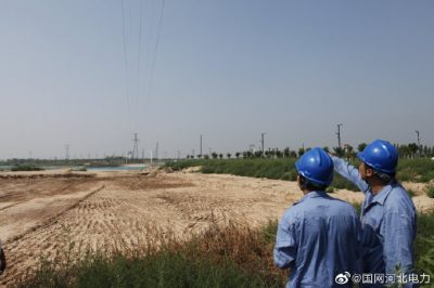 南宮市供電公司利用雨后間歇時(shí)間對110千伏南群線(xiàn)進(jìn)行特殊巡視