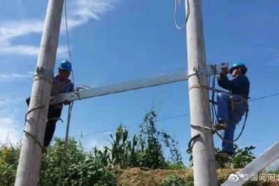 磁縣供電公司在白土鎮池上村新增一臺200千伏安變壓器