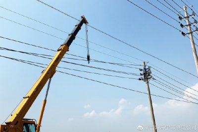 海寧電力全力修復導線(xiàn)-更換瓷瓶-搶占時(shí)間恢復送電
