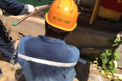 亮麗送變電分公司在浐灞生態(tài)區灞灃路進(jìn)行新裝供電工作