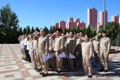 參加“我和祖國共奮進(jìn)——國旗下的演講”主題團日活動(dòng)